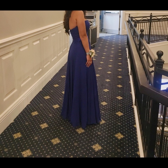 Prom dress - Picture 2 of 4